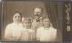Simon Peder Simonsen, Anna Alfrede Emilie Hansen og deres børn Ebba Kirstine Valborg Simonsen, Simonsen og Karen Simonsen (ca. 1914)